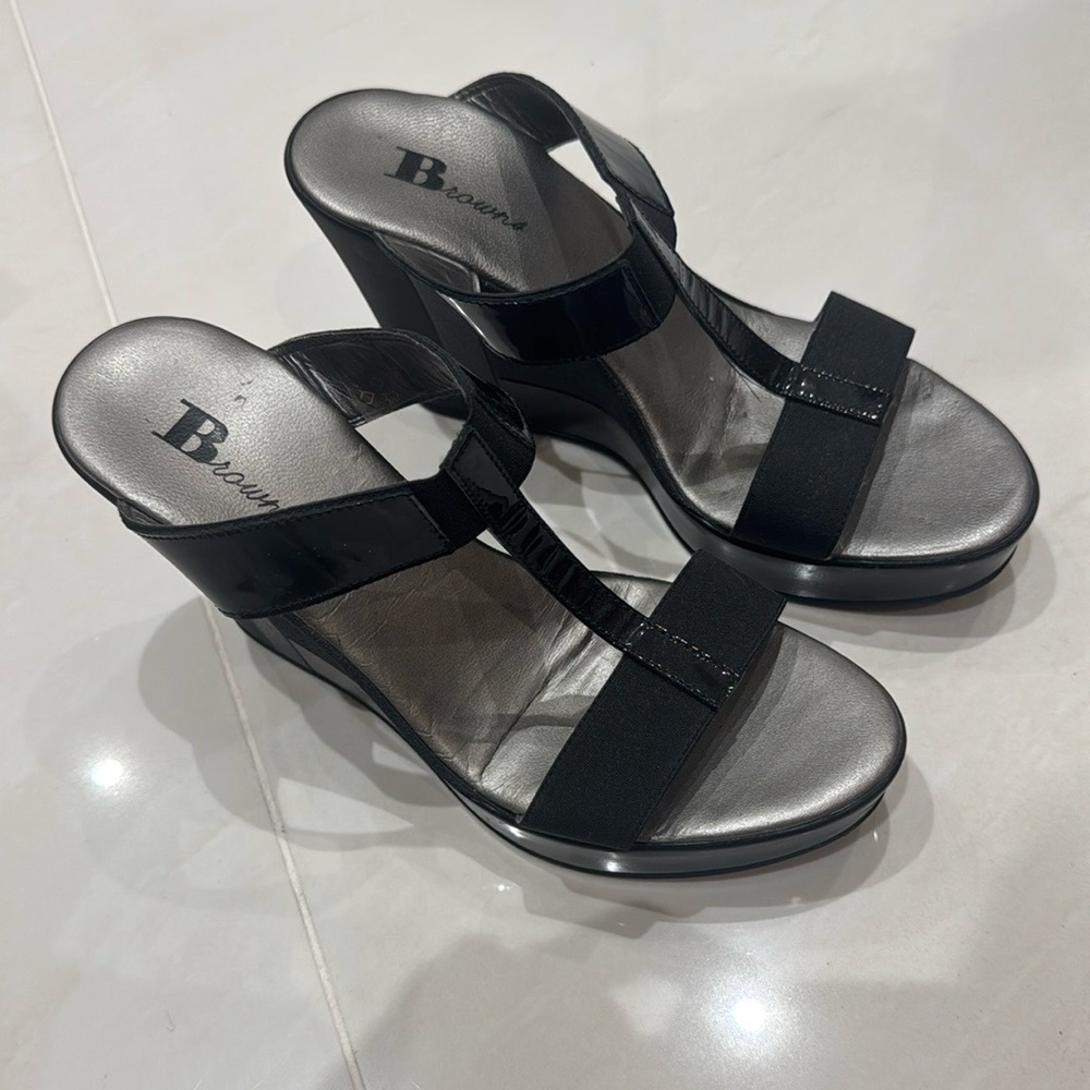 Black Wedge Shoes with Modern Design